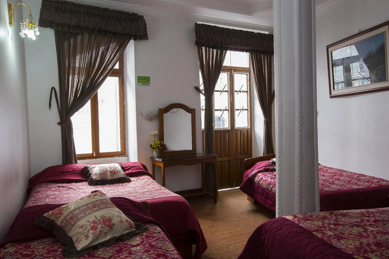 ****  Hotel Plaza Del Teatro キト エクアドル