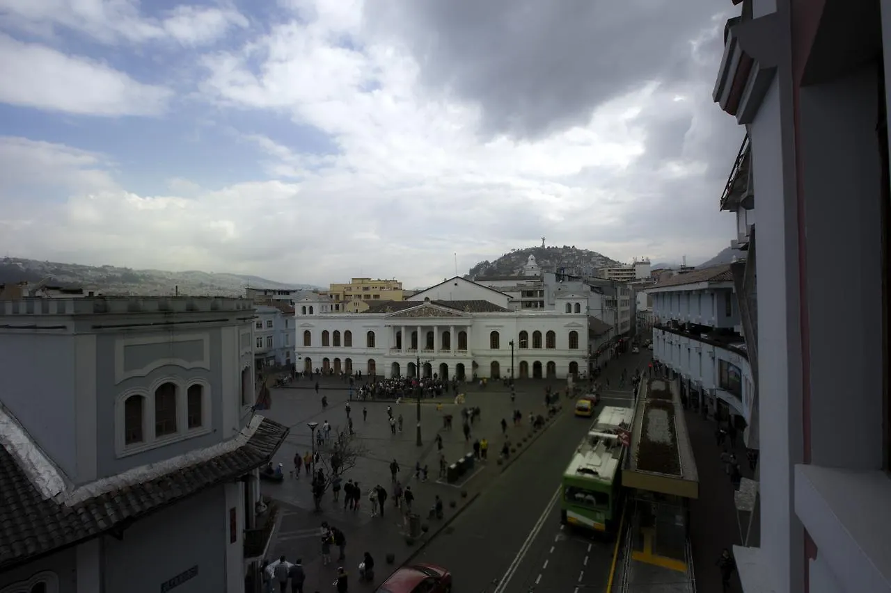 Hotel Plaza Del Teatro キト