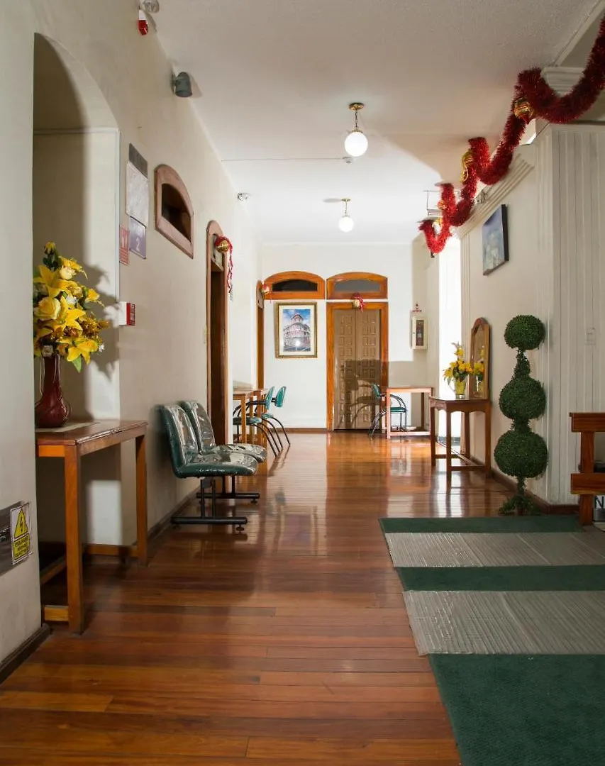 Hotel Plaza Del Teatro キト